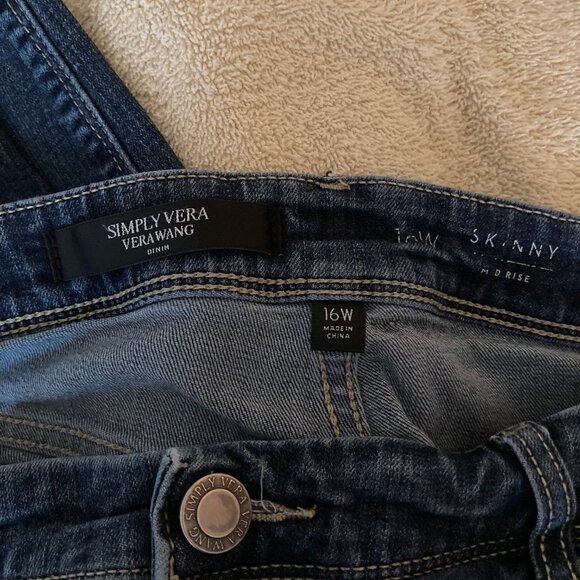 Vera Wang Jeans - Picture 2 of 3